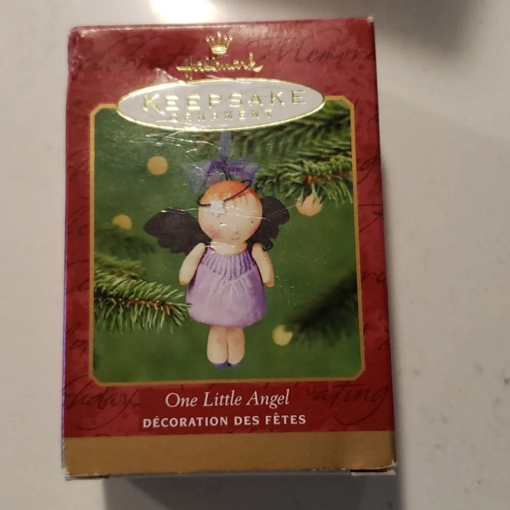 .. Hallmark keepsake Christmas orn…